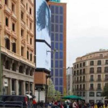 Apartamento Sotano En Gran Via Madrid Kültér fotó
