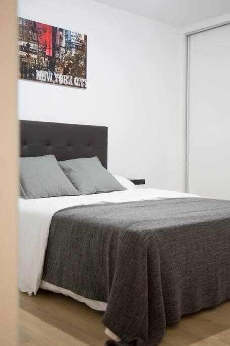 Apartamento Sotano En Gran Via Madrid Kültér fotó