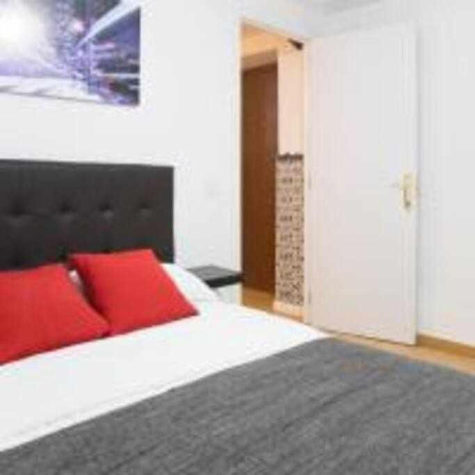 Apartamento Sotano En Gran Via Madrid Kültér fotó