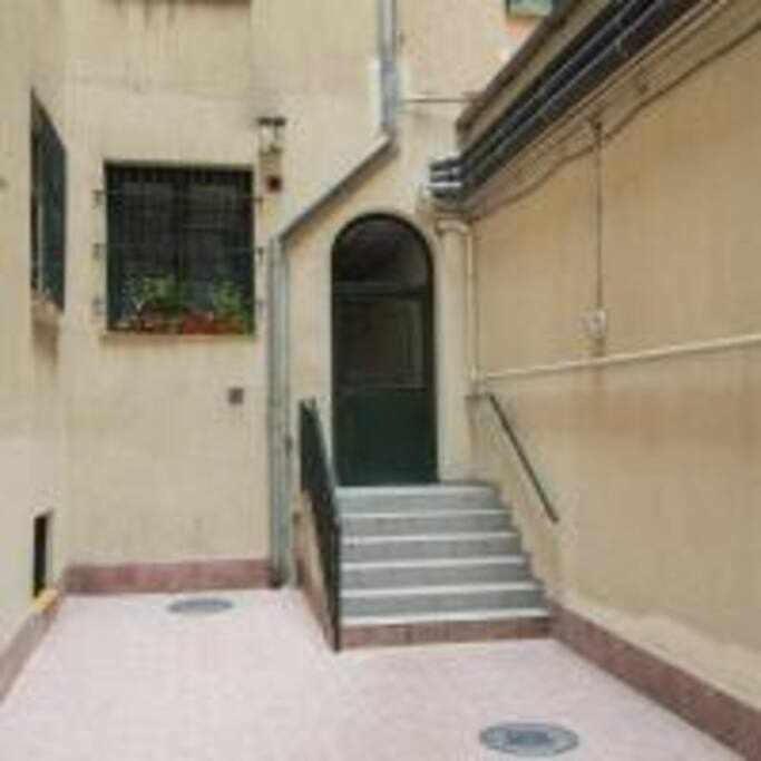Apartamento Sotano En Gran Via Madrid Kültér fotó